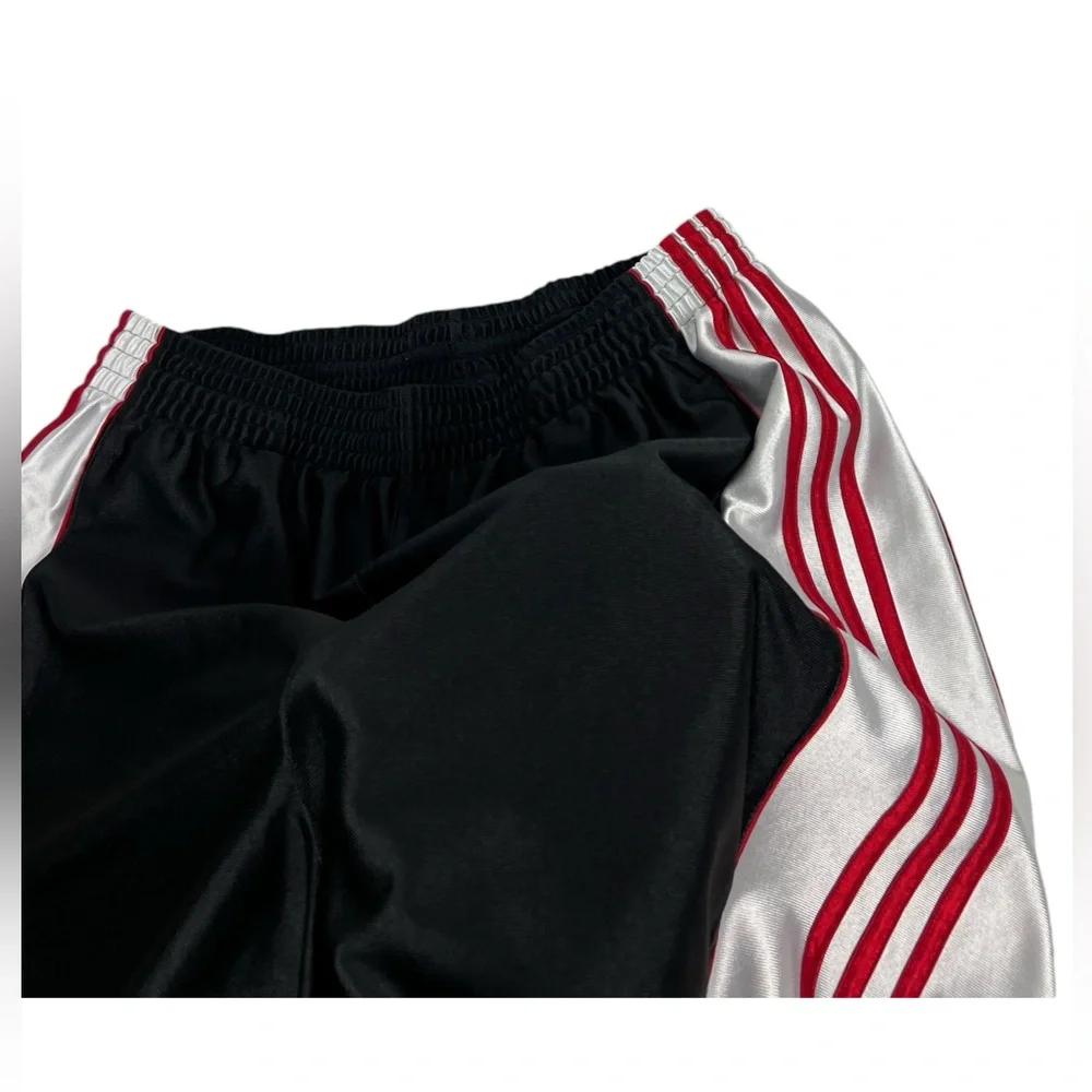 Adidas Mens XL Shorts Dazzle Shiny Y2K Basketball Pockets Black Red Striped - Picture 13 of 15